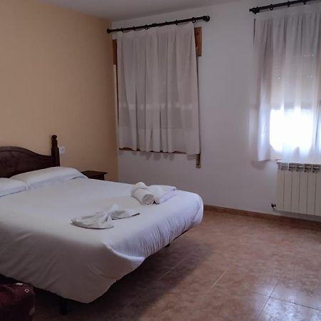 Hostal Estopinan Estopinan del Castillo Экстерьер фото